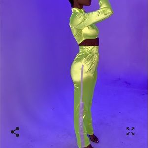 Neon Green “Luxurious Set” from @gsuwoo